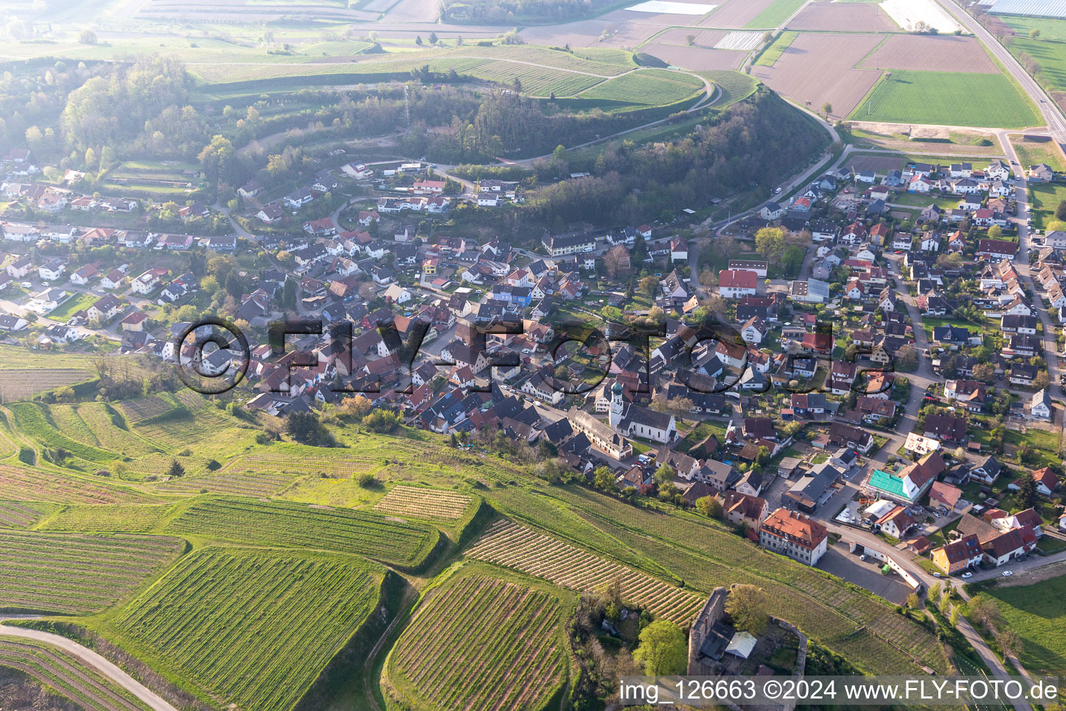 Vue oblique de Château de Lichteneck à le quartier Hecklingen in Kenzingen dans le département Bade-Wurtemberg, Allemagne