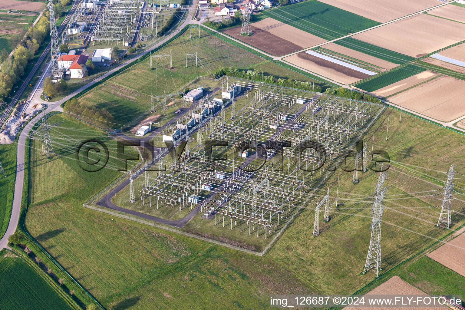 Vue aérienne de Sous-station à Eichstetten am Kaiserstuhl dans le département Bade-Wurtemberg, Allemagne