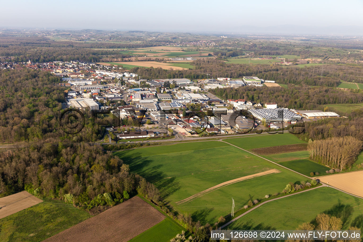 Vue aérienne de Zone industrielle et commerciale à Umkirch dans le département Bade-Wurtemberg, Allemagne