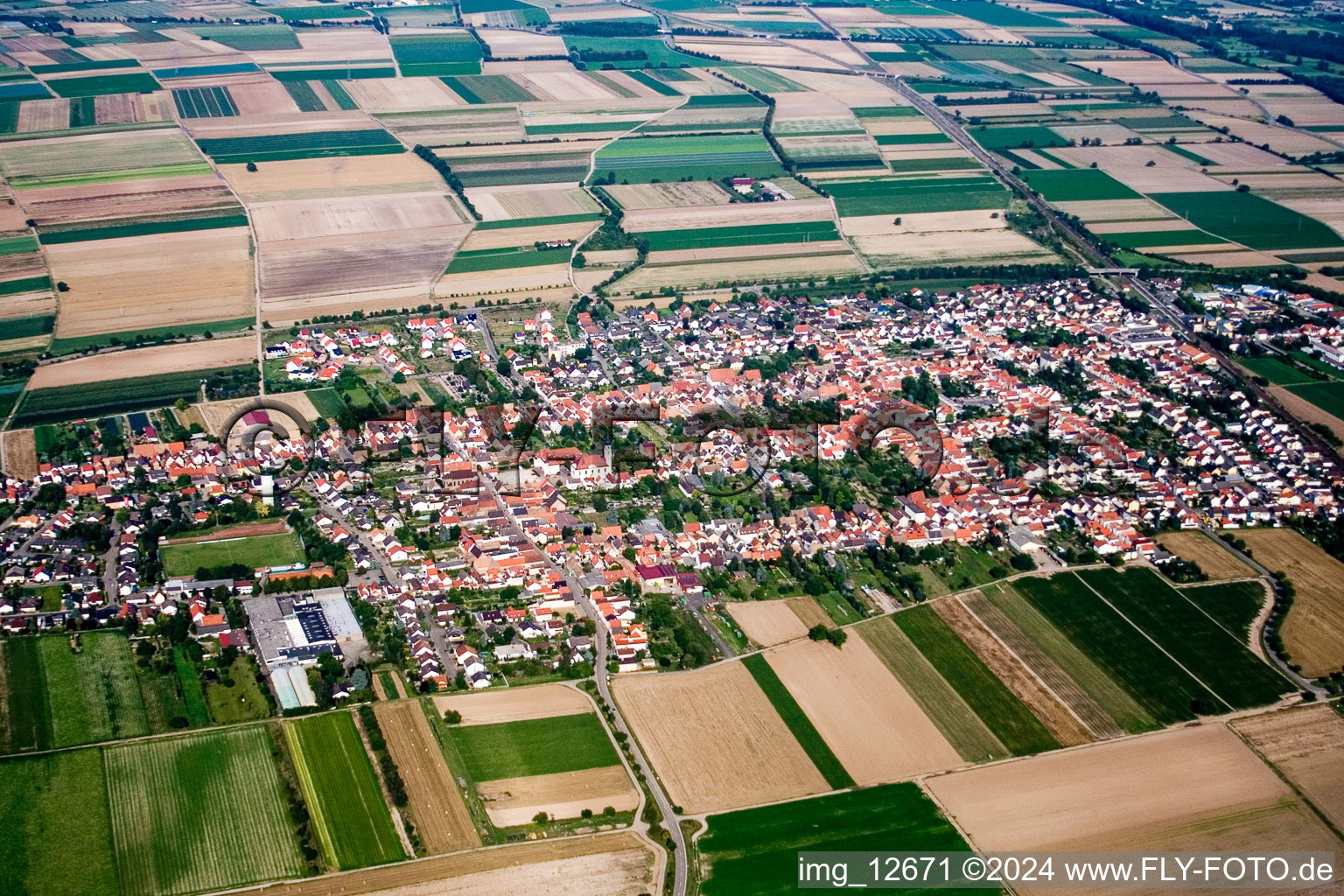 Vue aérienne de Vue locale à le quartier Böhl in Böhl-Iggelheim dans le département Rhénanie-Palatinat, Allemagne