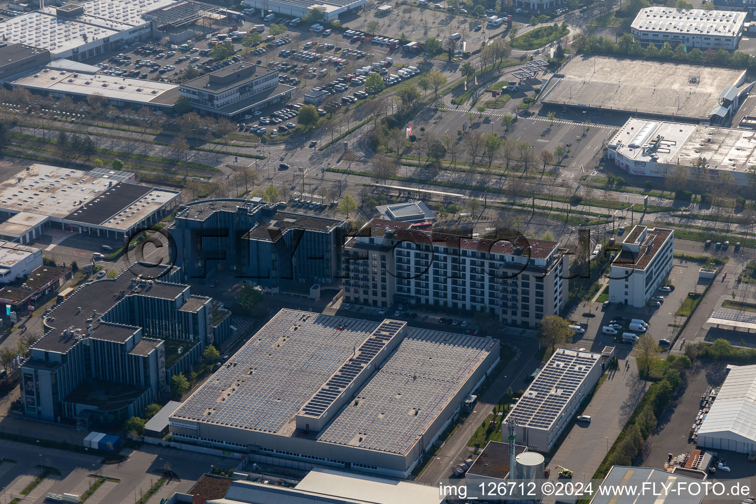 Vue aérienne de Zone commerciale Haid et création d'entreprise avec CAMPO NOVO Business Freiburg à le quartier Saint Georgen-Nord in Freiburg im Breisgau dans le département Bade-Wurtemberg, Allemagne