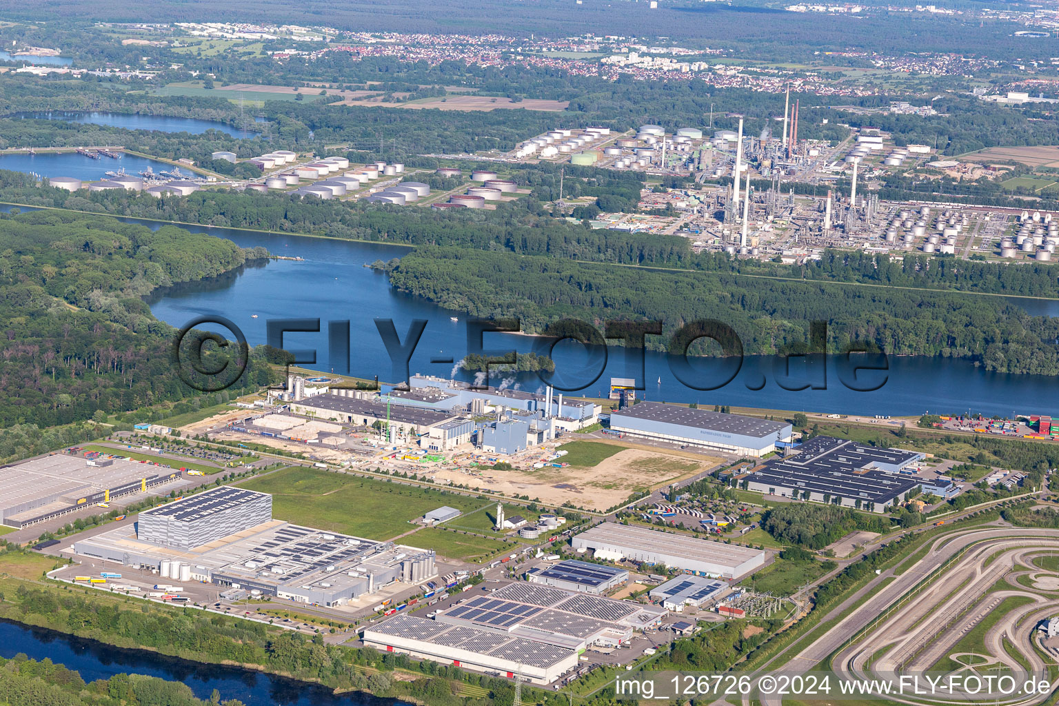 Vue aérienne de Locaux de l'usine de papier Palm GmbH & Co. KG | Usine Wörth am Rhein avec halls, bâtiments d'entreprise et installations de production à Wörth am Rhein dans le département Rhénanie-Palatinat, Allemagne