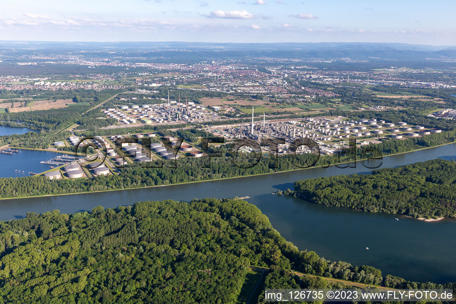 Photographie aérienne de Miro à le quartier Knielingen in Karlsruhe dans le département Bade-Wurtemberg, Allemagne