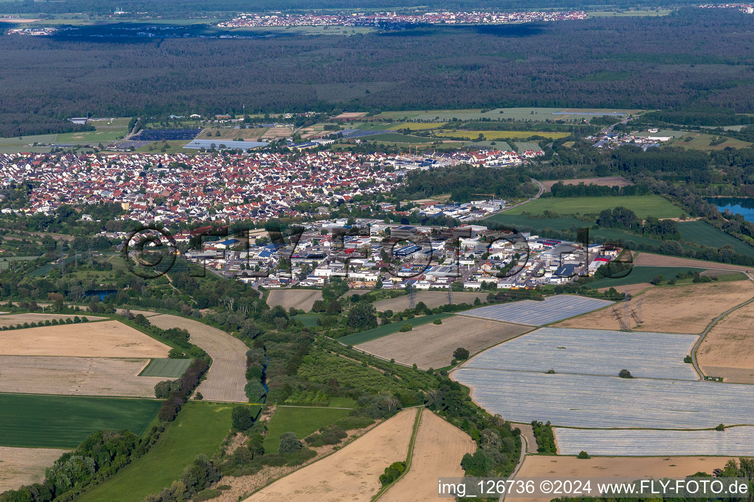 Quartier Eggenstein in Eggenstein-Leopoldshafen dans le département Bade-Wurtemberg, Allemagne vu d'un drone