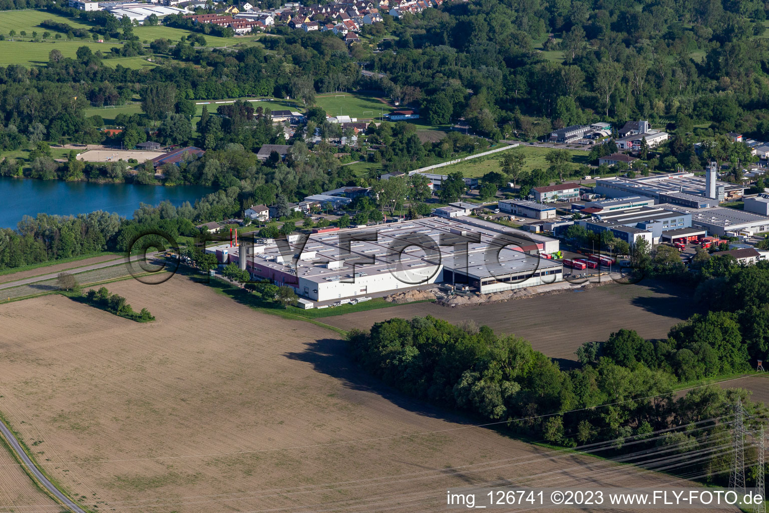 Vue aérienne de Coca-Cola Partenaires européens Allemagne à le quartier Neureut in Karlsruhe dans le département Bade-Wurtemberg, Allemagne