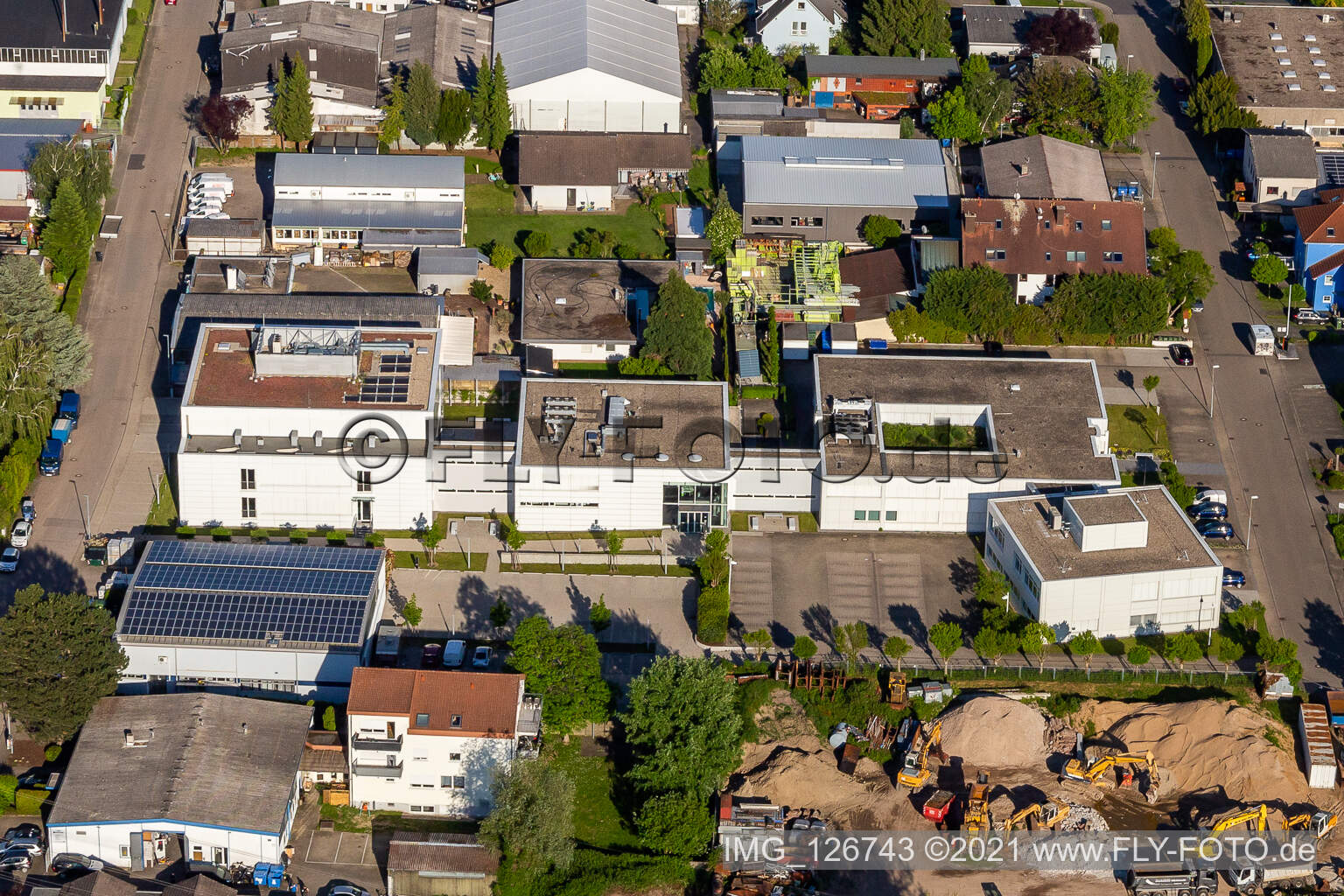Vue aérienne de Fondation du Centre informatique de l'Église à le quartier Eggenstein in Eggenstein-Leopoldshafen dans le département Bade-Wurtemberg, Allemagne