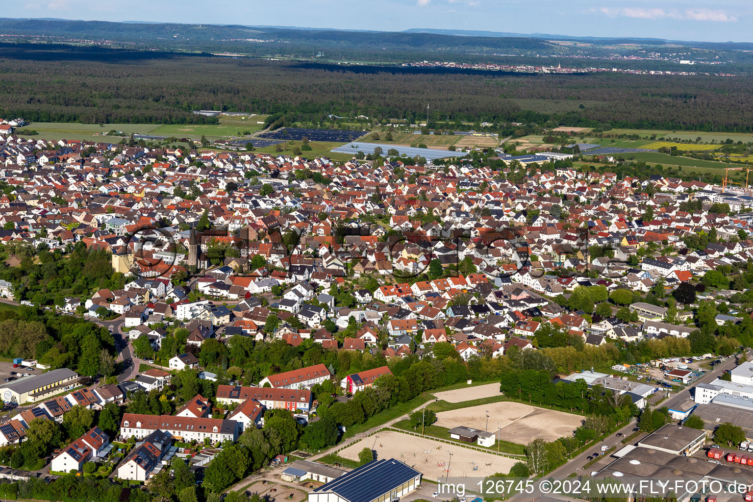 Vue aérienne de Quartier Eggenstein in Eggenstein-Leopoldshafen dans le département Bade-Wurtemberg, Allemagne