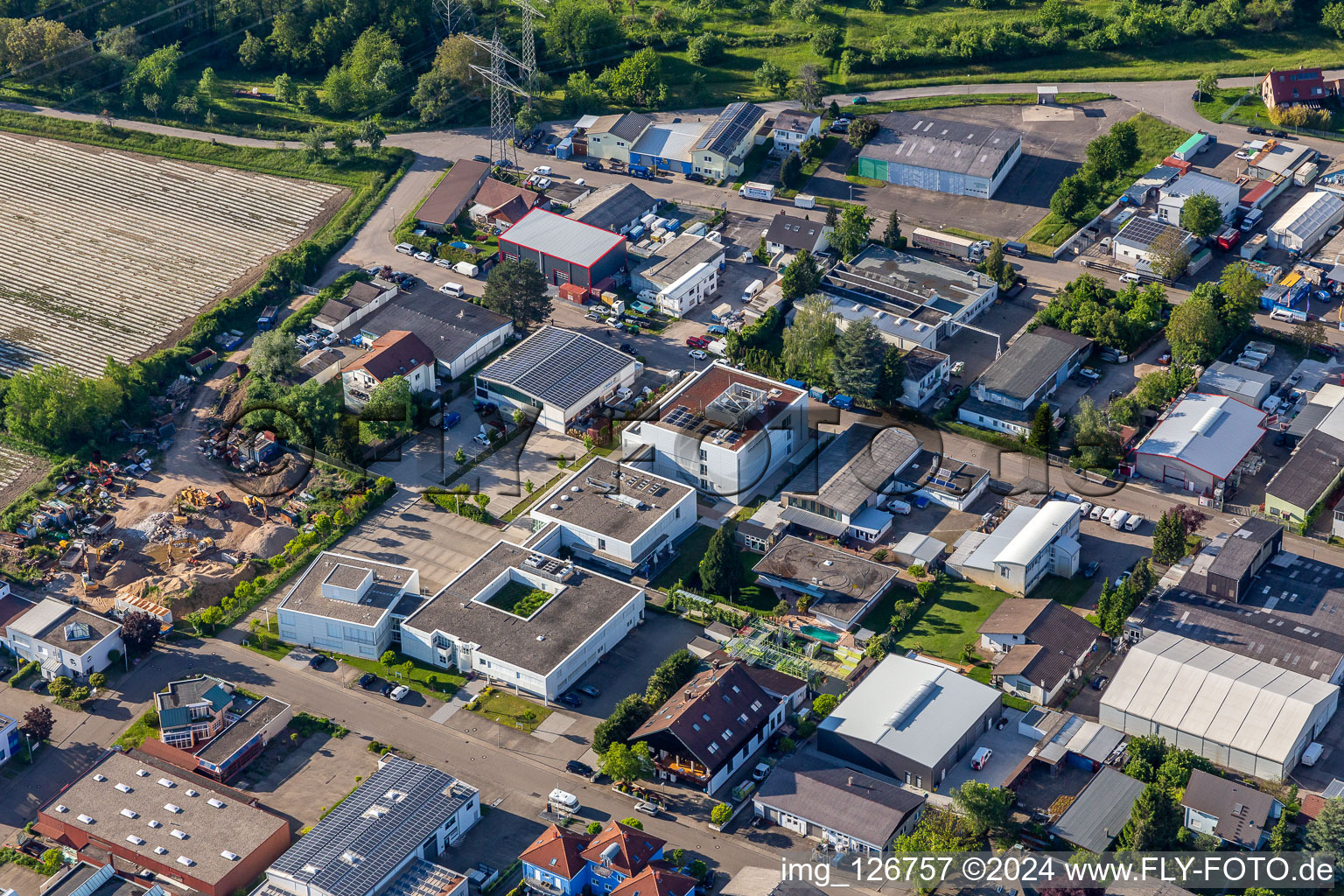 Vue oblique de Fondation du Centre informatique de l'Église à le quartier Eggenstein in Eggenstein-Leopoldshafen dans le département Bade-Wurtemberg, Allemagne