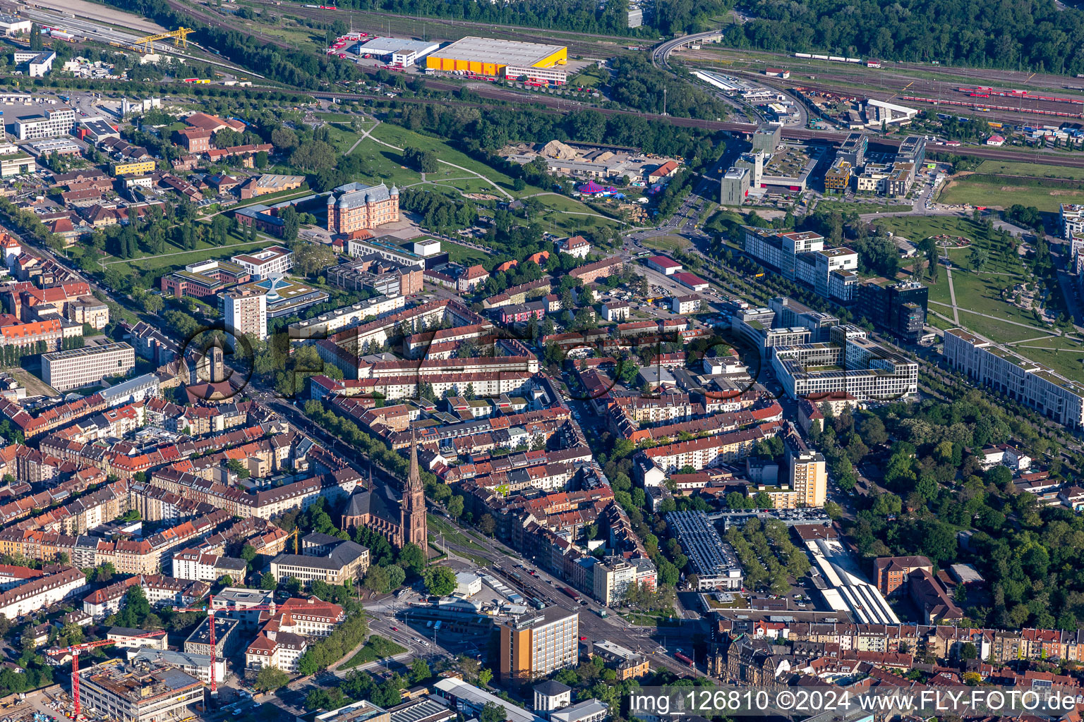 Vue aérienne de Entre la Gottesauer Straße et la Durlacher Allee à le quartier Oststadt in Karlsruhe dans le département Bade-Wurtemberg, Allemagne