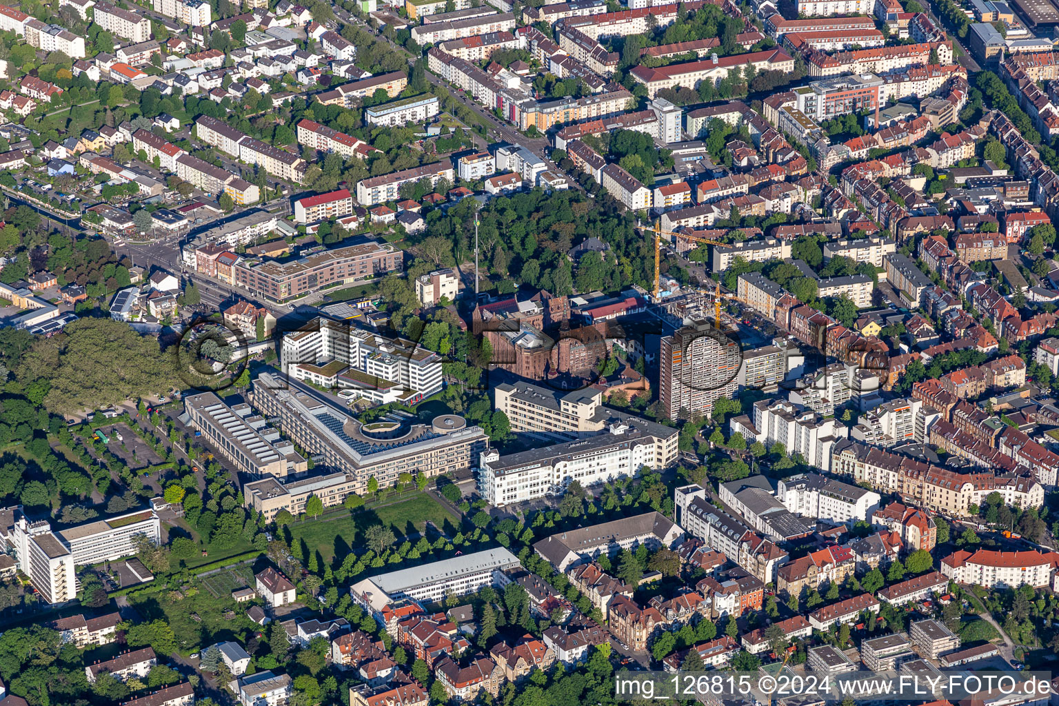 Vue aérienne de Brasserie Höpfner "Schlössel à le quartier Oststadt in Karlsruhe dans le département Bade-Wurtemberg, Allemagne