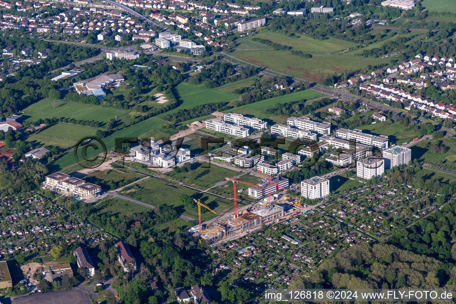 Vue aérienne de Parc technologique, chantier de construction Emmy-Noether-Straße à le quartier Rintheim in Karlsruhe dans le département Bade-Wurtemberg, Allemagne