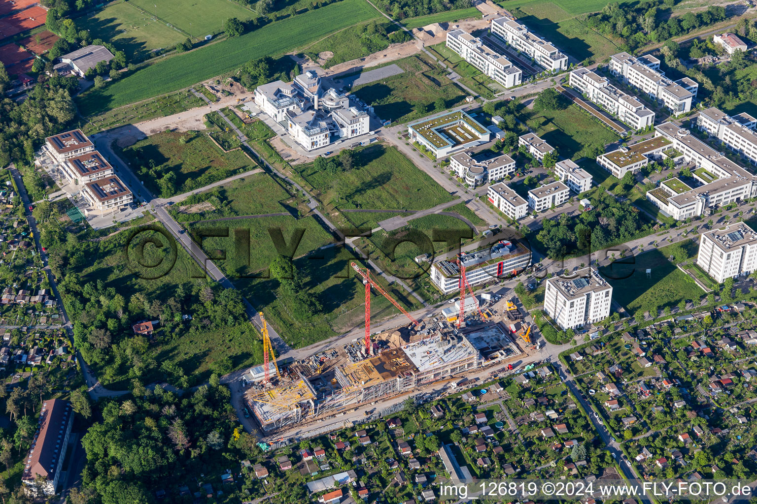 Vue aérienne de Parc technologique, chantier de construction Emmy-Noether-Straße à le quartier Rintheim in Karlsruhe dans le département Bade-Wurtemberg, Allemagne