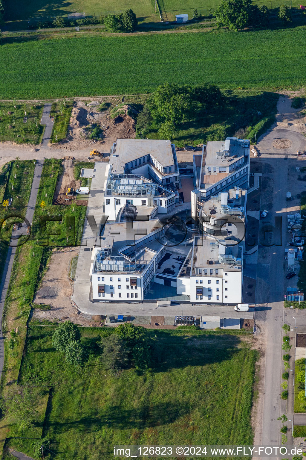 Vue aérienne de Chantier pour la construction d'un nouveau bâtiment de recherche et d'un complexe de bureaux sur la Wilhelm-Schickard-Straße dans le parc technologique Karlsruhe à le quartier Rintheim in Karlsruhe dans le département Bade-Wurtemberg, Allemagne