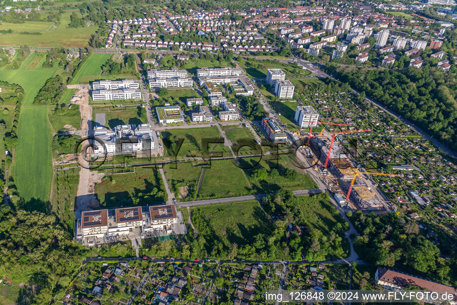 Parc technologique à le quartier Rintheim in Karlsruhe dans le département Bade-Wurtemberg, Allemagne hors des airs