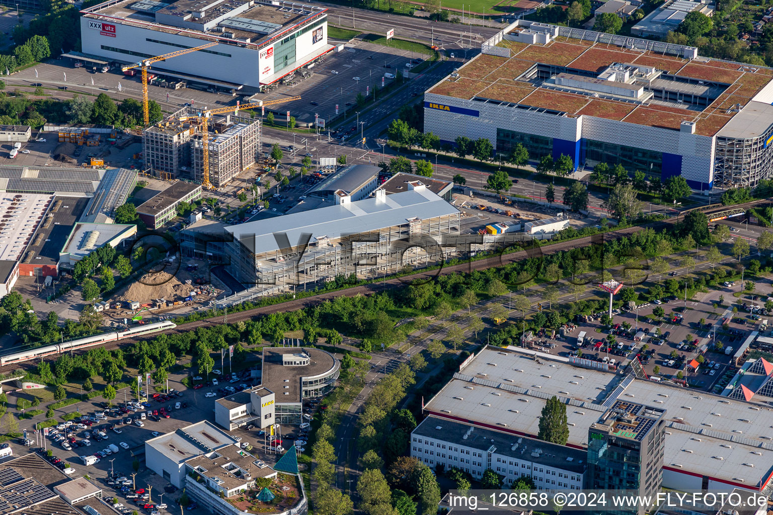 Vue aérienne de Centre Audi à le quartier Oststadt in Karlsruhe dans le département Bade-Wurtemberg, Allemagne