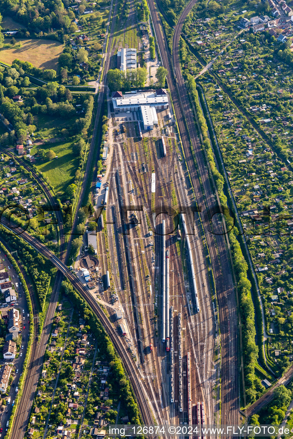 Vue aérienne de Gare de triage à le quartier Beiertheim-Bulach in Karlsruhe dans le département Bade-Wurtemberg, Allemagne