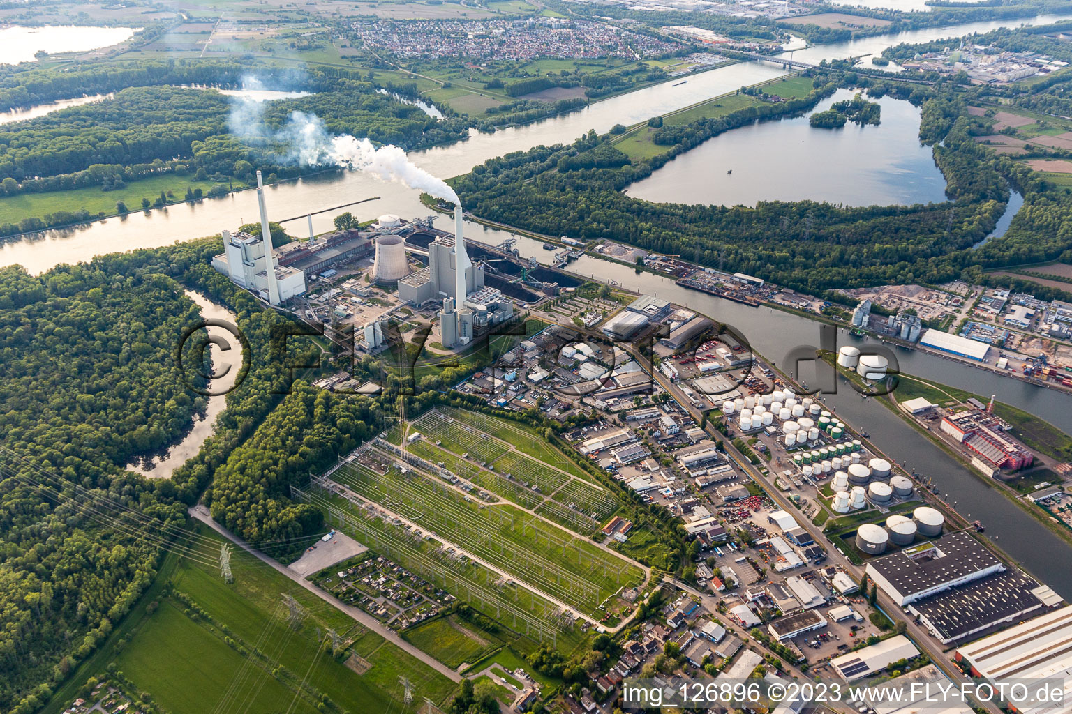 Photographie aérienne de Centrale à charbon EnBW sur le Rhin à le quartier Daxlanden in Karlsruhe dans le département Bade-Wurtemberg, Allemagne