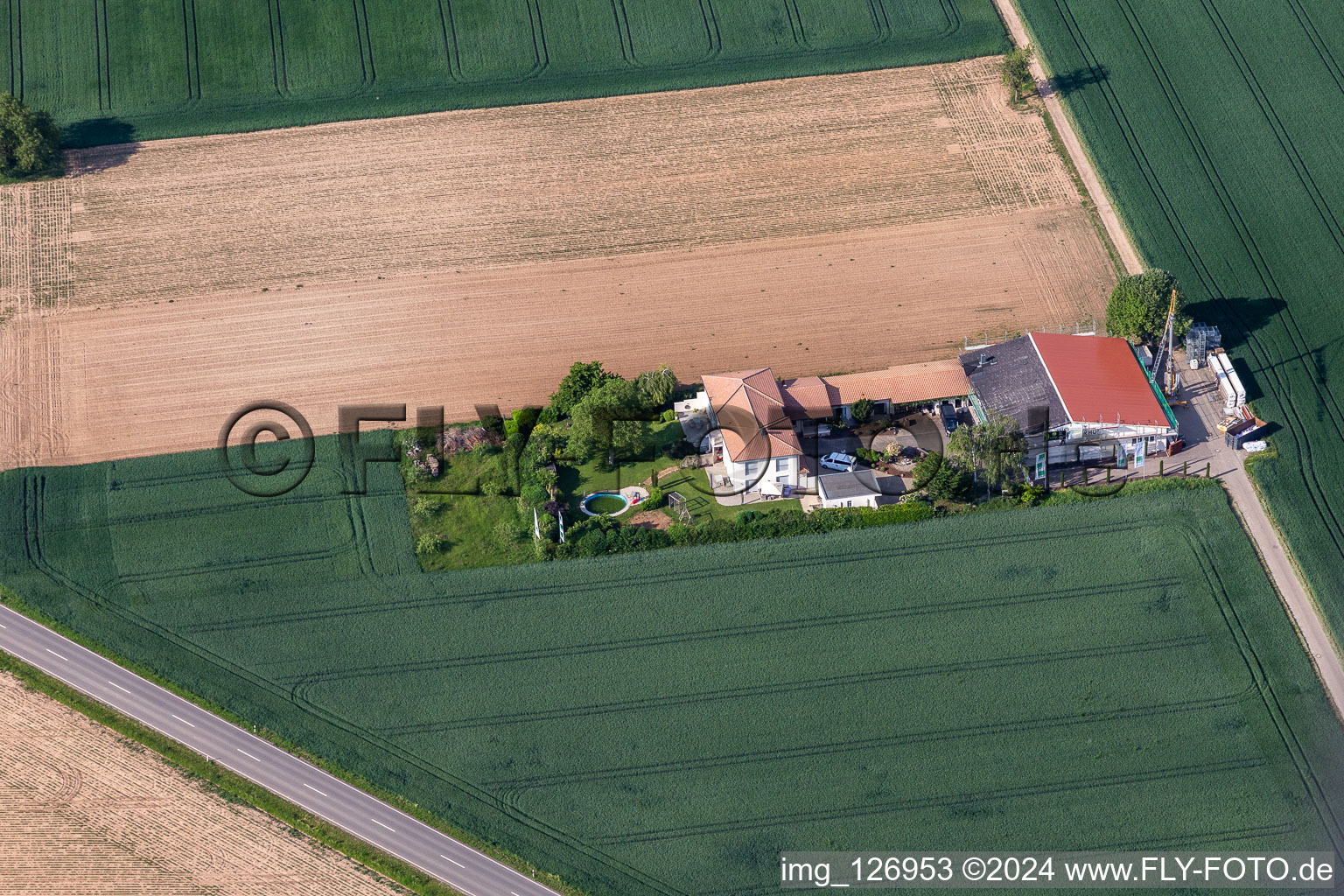 Vue aérienne de Domaine viticole Bioland Neuspergerhof à Rohrbach dans le département Rhénanie-Palatinat, Allemagne