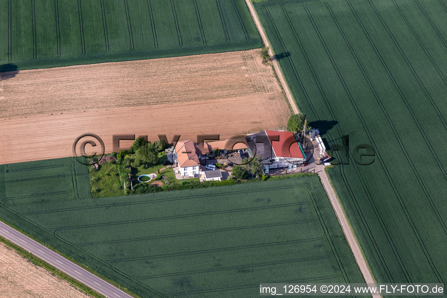 Vue aérienne de Domaine viticole Bioland Neuspergerhof à Rohrbach dans le département Rhénanie-Palatinat, Allemagne