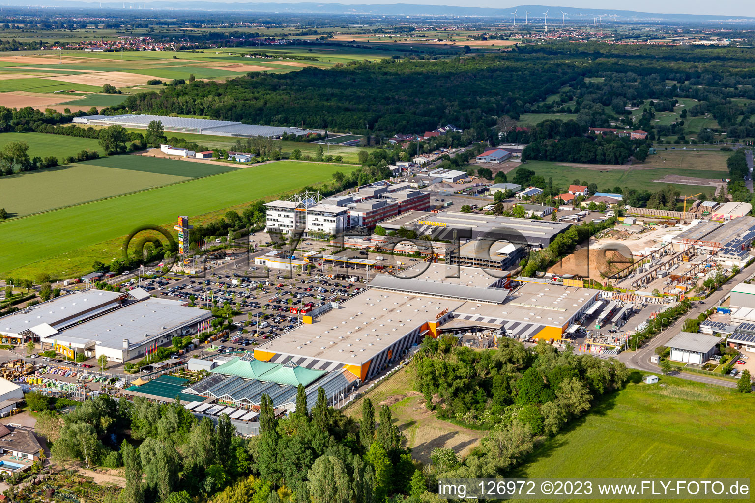 Vue oblique de Quincaillerie HORNBACH Bornheim dans la zone industrielle Bornheim à Bornheim dans le département Rhénanie-Palatinat, Allemagne
