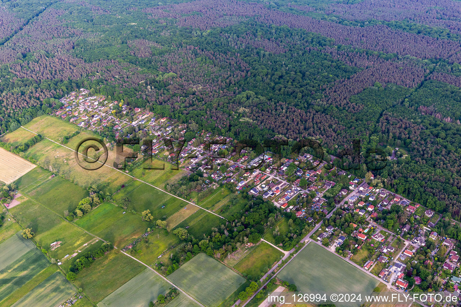 Vue aérienne de À la recherche du plaisir à le quartier Iggelheim in Böhl-Iggelheim dans le département Rhénanie-Palatinat, Allemagne