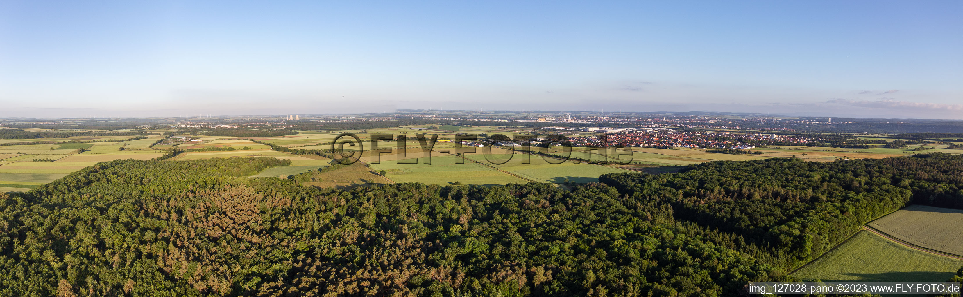 Vue aérienne de Panorama depuis l'est à Gochsheim dans le département Bavière, Allemagne