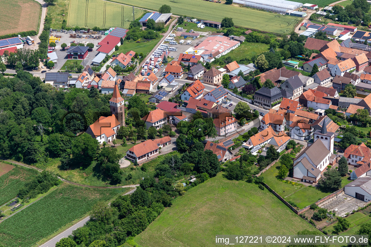 Vue oblique de Minfeld dans le département Rhénanie-Palatinat, Allemagne