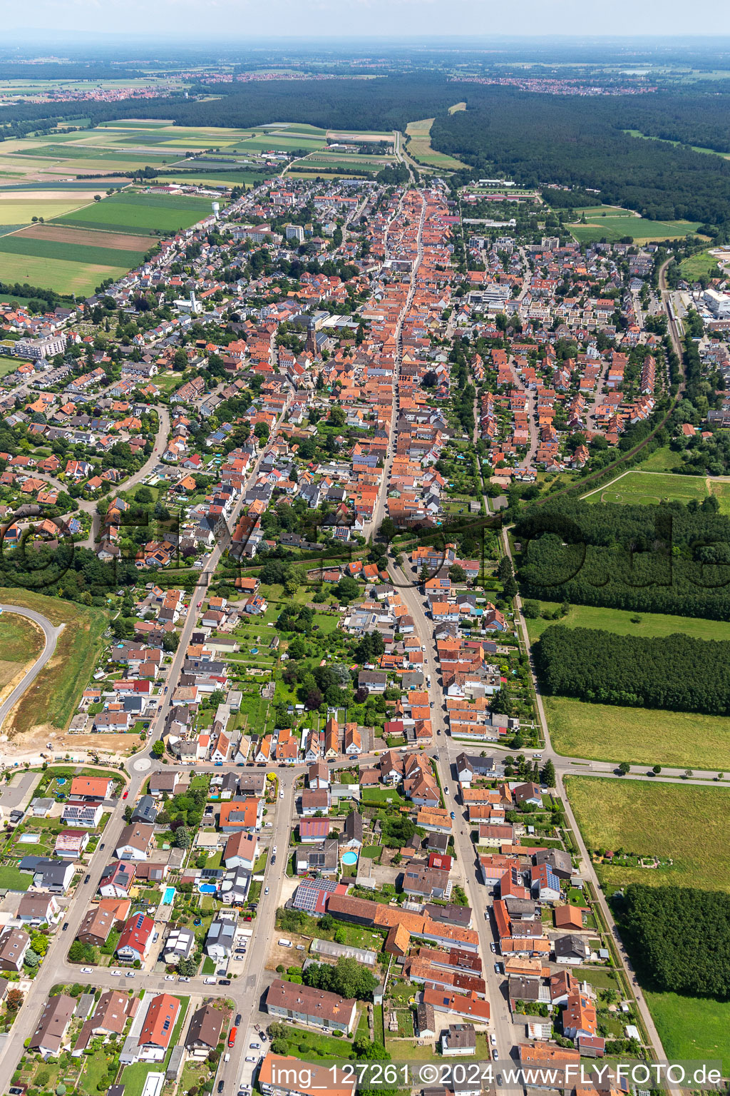 Kandel dans le département Rhénanie-Palatinat, Allemagne depuis l'avion