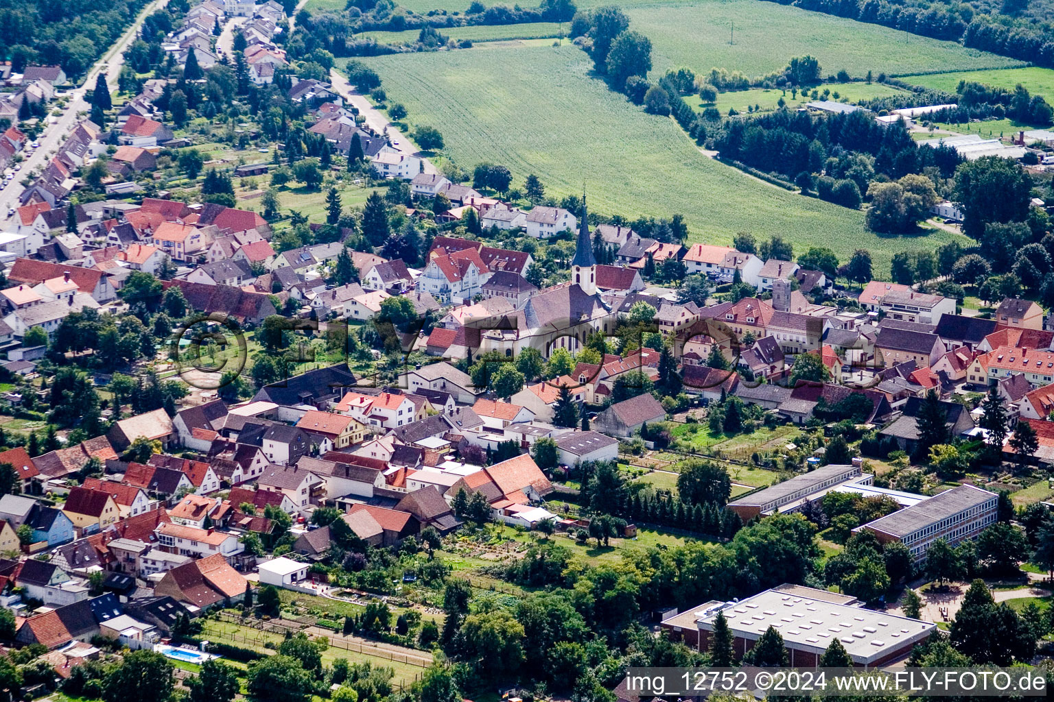 Quartier Huttenheim in Philippsburg dans le département Bade-Wurtemberg, Allemagne vue du ciel