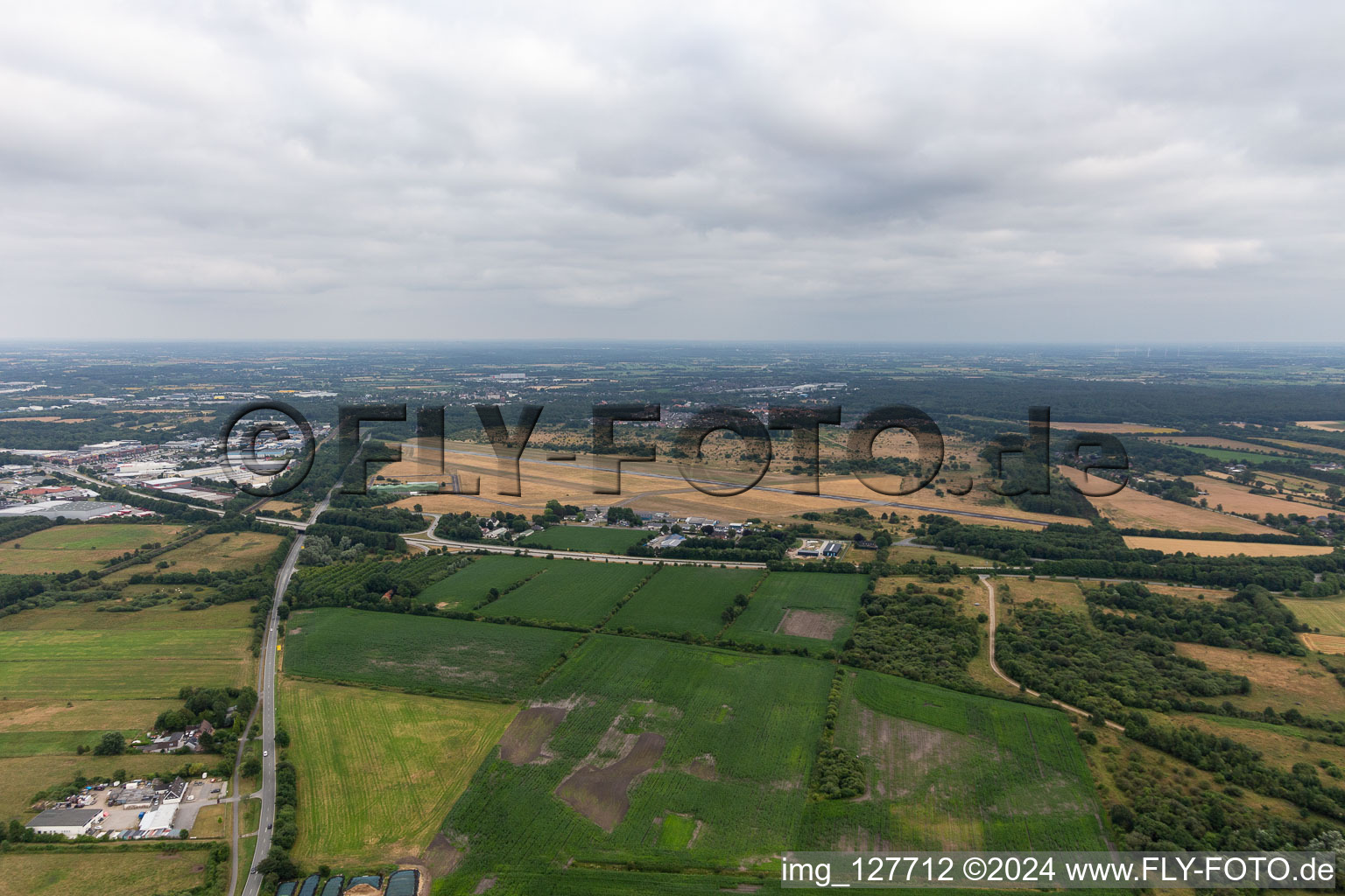 Vue aérienne de Aérodrome de Flensbourg à le quartier Weiche in Flensburg dans le département Schleswig-Holstein, Allemagne