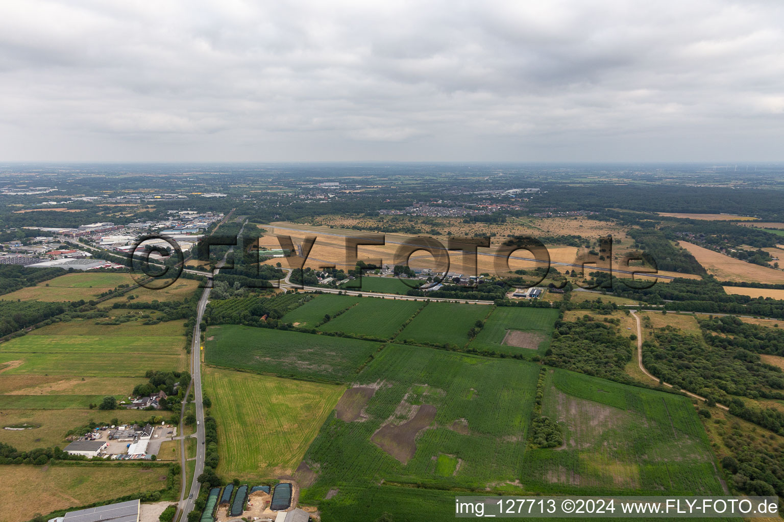 Vue aérienne de Aérodrome de Flensbourg à le quartier Weiche in Flensburg dans le département Schleswig-Holstein, Allemagne