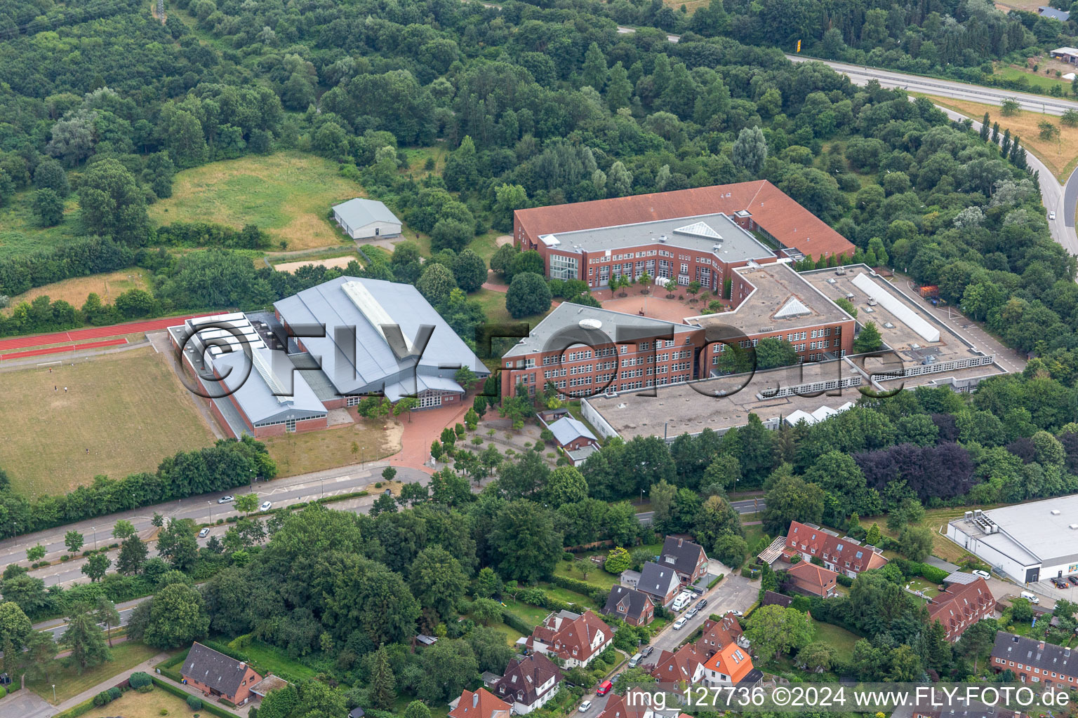 Vue aérienne de École RBZ Hannah Arendt AöR, École RBZ Eckener Flensburg AöR à le quartier Friesischer Berg in Flensburg dans le département Schleswig-Holstein, Allemagne