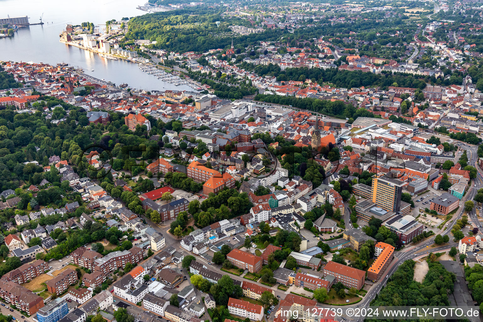 Vue aérienne de Centre-ville dans le centre-ville entre Südergraben et Friesische Straße à le quartier Friesischer Berg in Flensburg dans le département Schleswig-Holstein, Allemagne