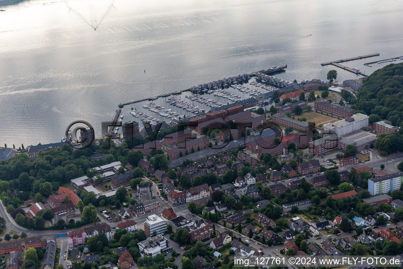 Vue aérienne de Sonwik Marina, École de reconnaissance stratégique de la Bundeswehr à le quartier Mürwik in Flensburg dans le département Schleswig-Holstein, Allemagne