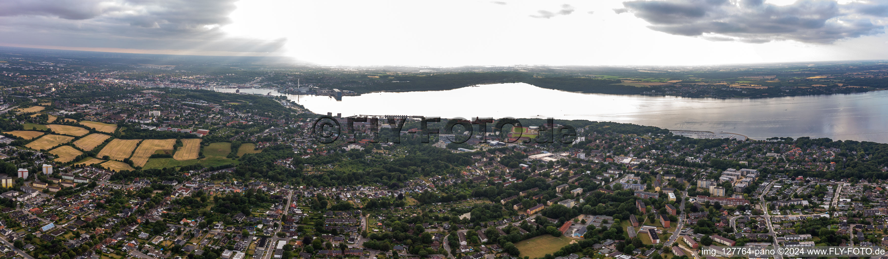 Vue aérienne de Panorama de Mürwik et du estuaire à le quartier Mürwik in Flensburg dans le département Schleswig-Holstein, Allemagne