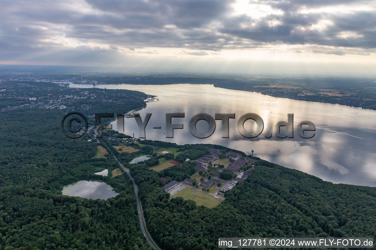 Vue aérienne de Caserne Meierwik (base navale) à le quartier Ulstrupfeld in Glücksburg dans le département Schleswig-Holstein, Allemagne