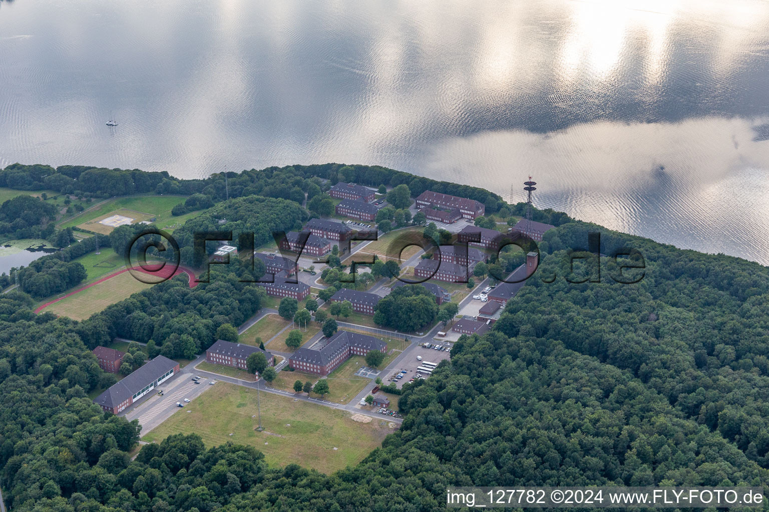 Vue aérienne de Caserne militaire de la Bundeswehr Meierwik (base navale du commandement de la flotte) (mer Baltique) à le quartier Ulstrupfeld in Glücksburg dans le département Schleswig-Holstein, Allemagne