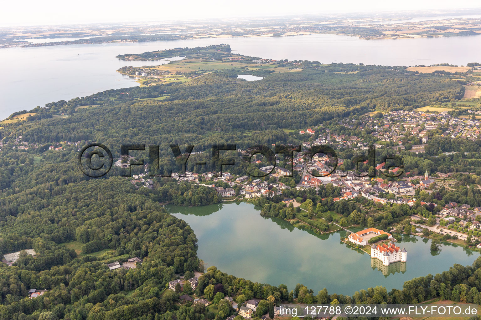 Vue aérienne de Péninsule de Holnis à le quartier Ulstrupfeld in Glücksburg dans le département Schleswig-Holstein, Allemagne