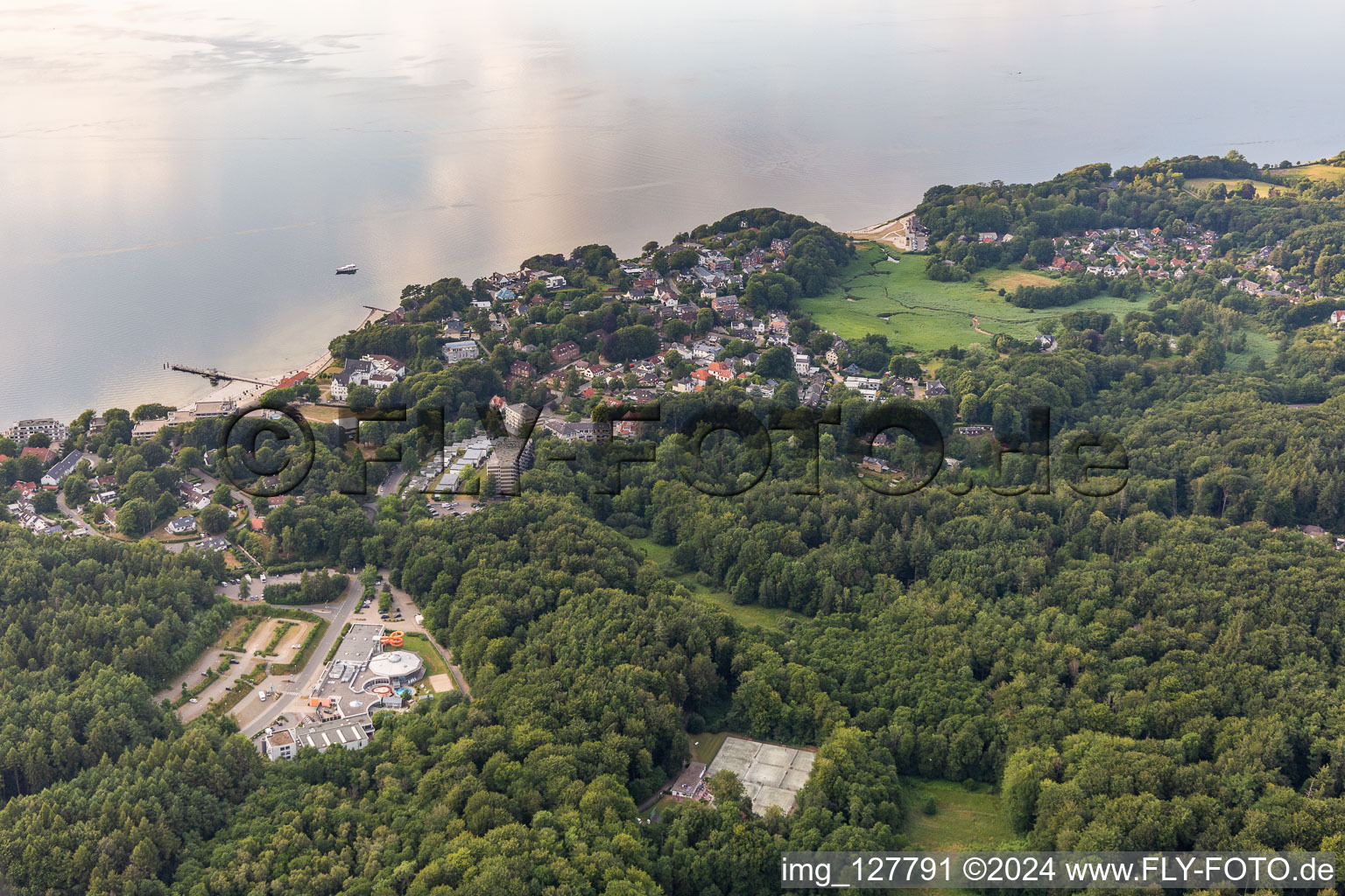 Vue aérienne de Plage Glücksburg à le quartier Sandwig in Glücksburg dans le département Schleswig-Holstein, Allemagne