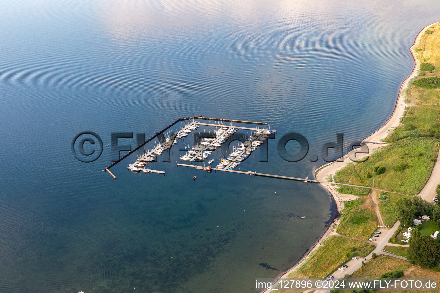 Vue aérienne de Marina de Bockholmwik à Munkbrarup dans le département Schleswig-Holstein, Allemagne