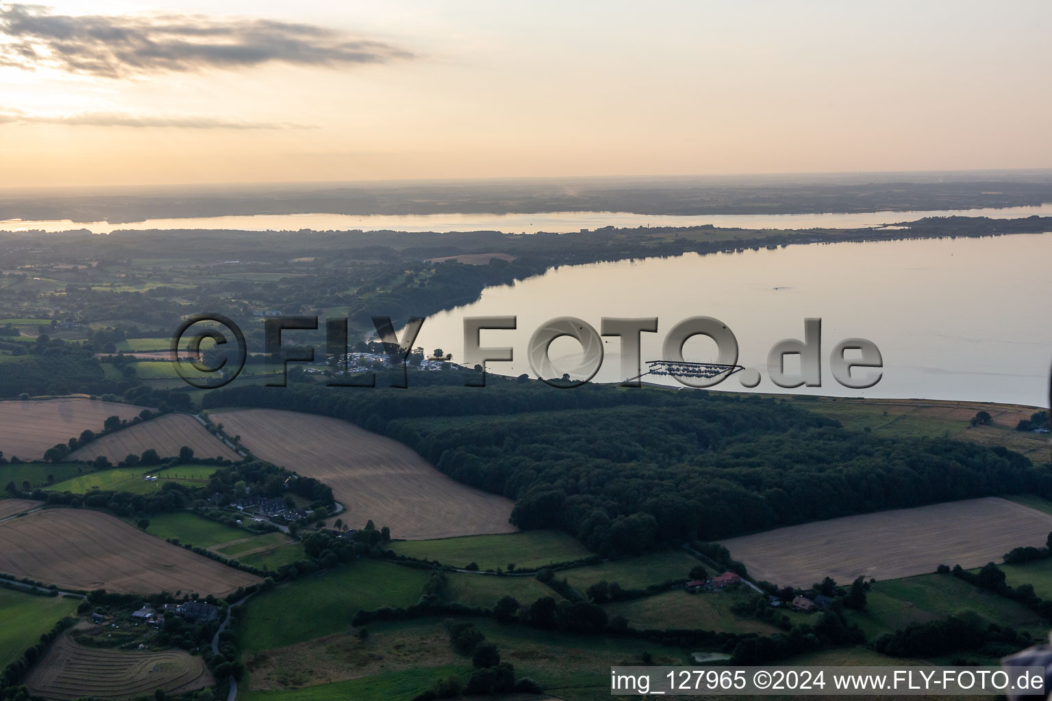 Vue aérienne de Fjord extérieur de Flensbourg à le quartier Rüde in Bockholmwik dans le département Schleswig-Holstein, Allemagne