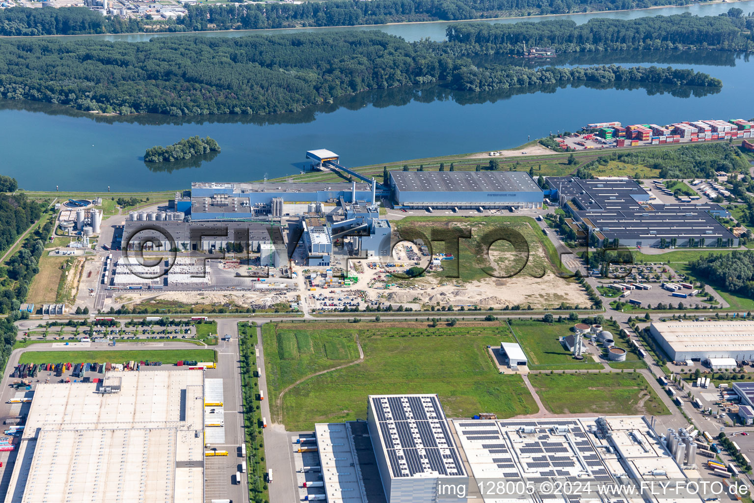 Zone industrielle d'Oberwald à Wörth am Rhein dans le département Rhénanie-Palatinat, Allemagne hors des airs