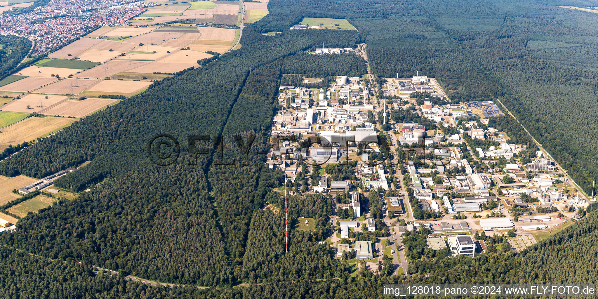 Vue aérienne de KIT Campus Nord depuis le Sud à le quartier Leopoldshafen in Eggenstein-Leopoldshafen dans le département Bade-Wurtemberg, Allemagne