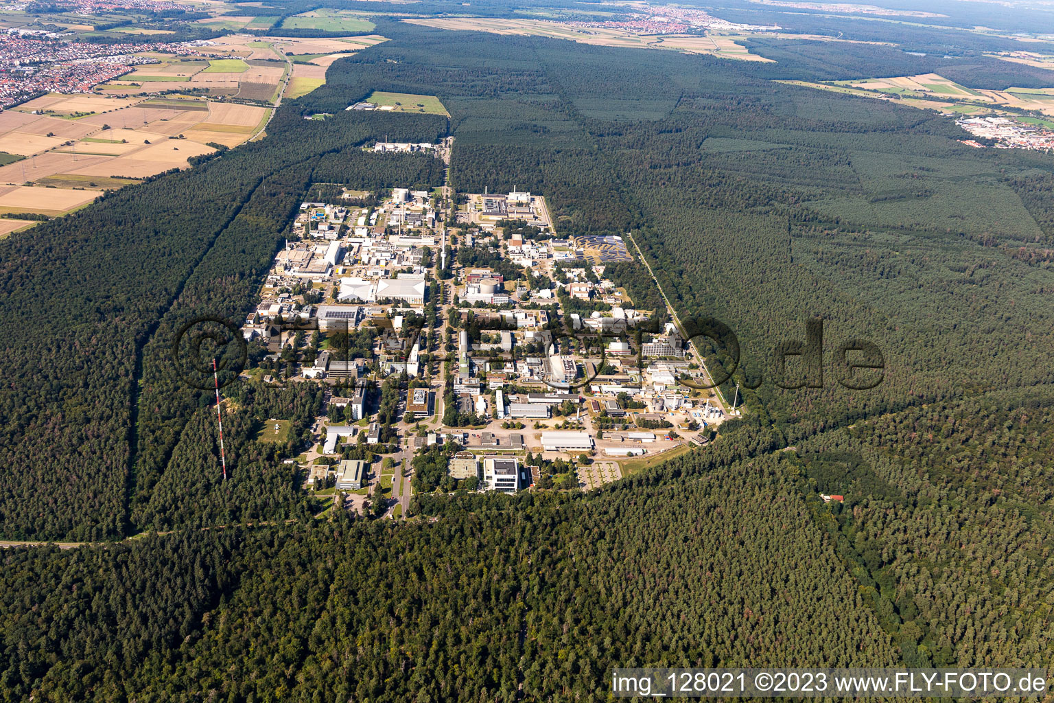 Vue aérienne de KIT Campus Nord depuis le Sud à le quartier Neureut in Karlsruhe dans le département Bade-Wurtemberg, Allemagne