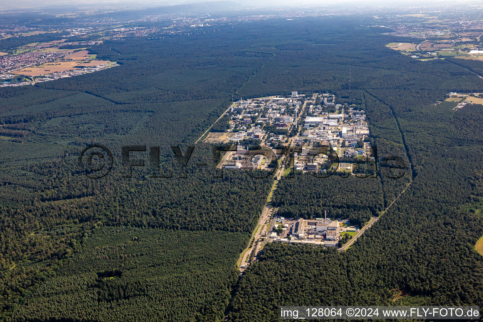 Photographie aérienne de KIT Campus Nord vu du nord à le quartier Leopoldshafen in Eggenstein-Leopoldshafen dans le département Bade-Wurtemberg, Allemagne