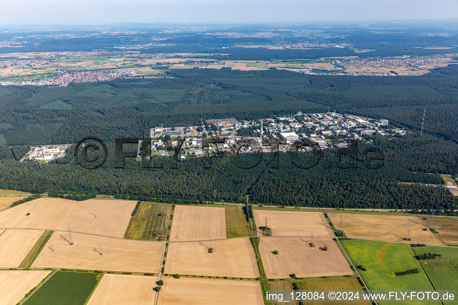 Vue aérienne de KIT Campus Nord depuis l'Ouest à le quartier Leopoldshafen in Eggenstein-Leopoldshafen dans le département Bade-Wurtemberg, Allemagne