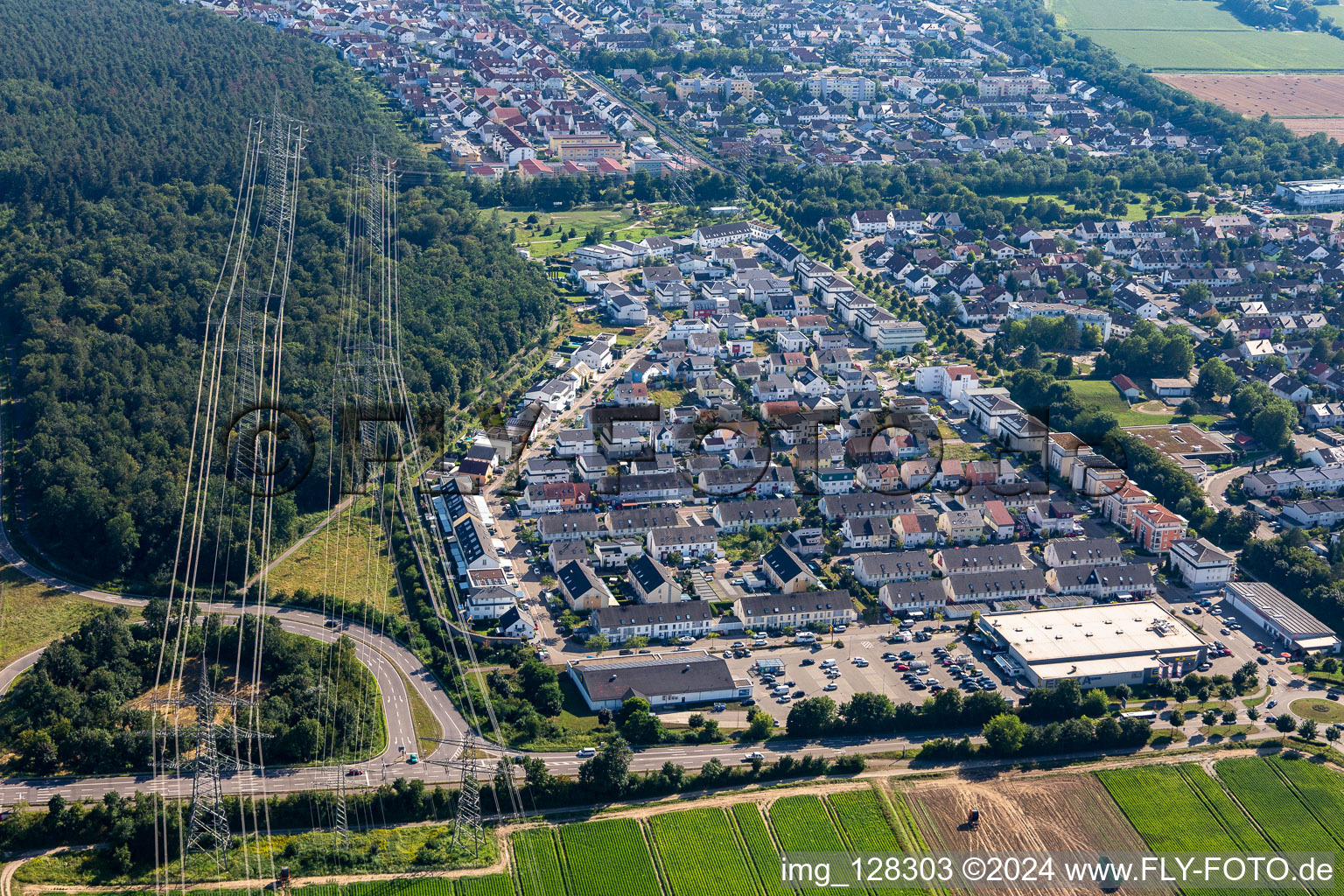 Vue aérienne de Ring de Bruxelles à le quartier Leopoldshafen in Eggenstein-Leopoldshafen dans le département Bade-Wurtemberg, Allemagne