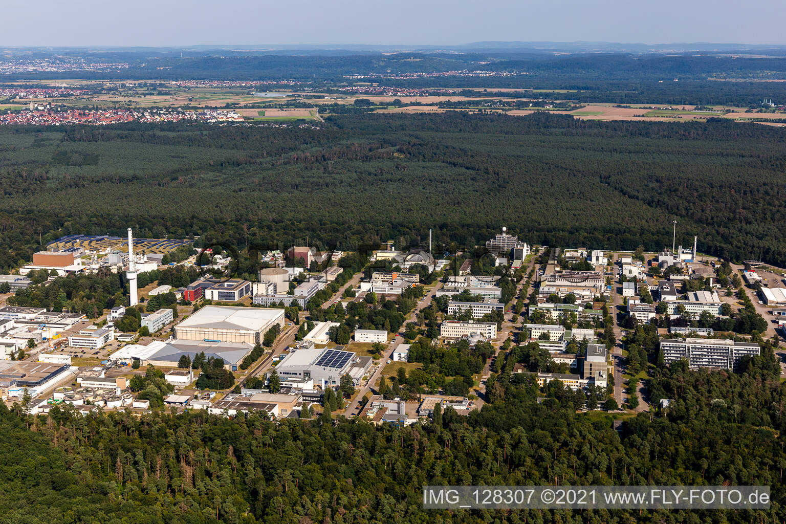 Vue aérienne de KIT Campus Nord à le quartier Leopoldshafen in Eggenstein-Leopoldshafen dans le département Bade-Wurtemberg, Allemagne