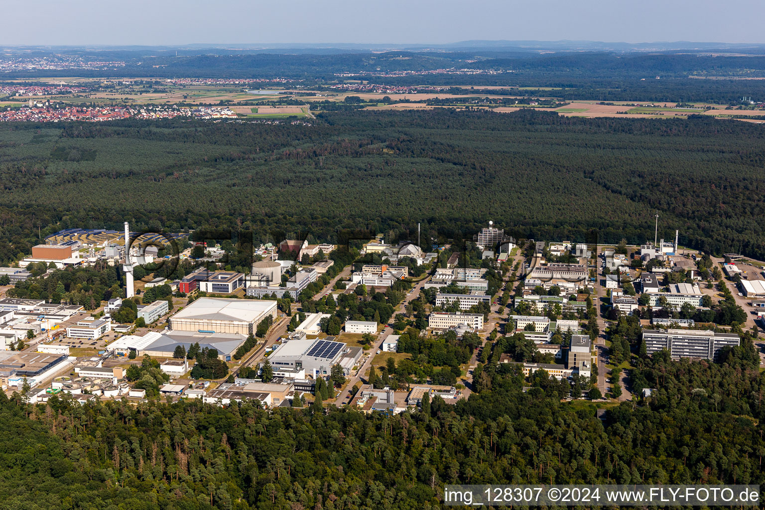 Vue aérienne de KIT Campus Nord à le quartier Leopoldshafen in Eggenstein-Leopoldshafen dans le département Bade-Wurtemberg, Allemagne