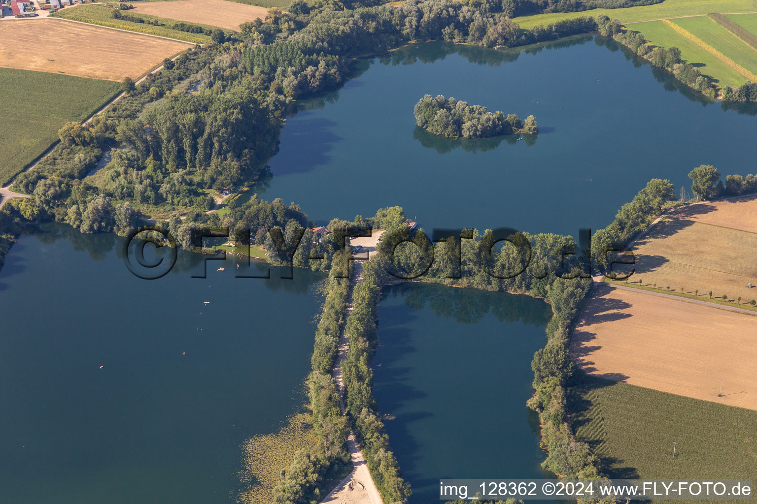 Vue aérienne de Maison de pêche à Neupotz dans le département Rhénanie-Palatinat, Allemagne